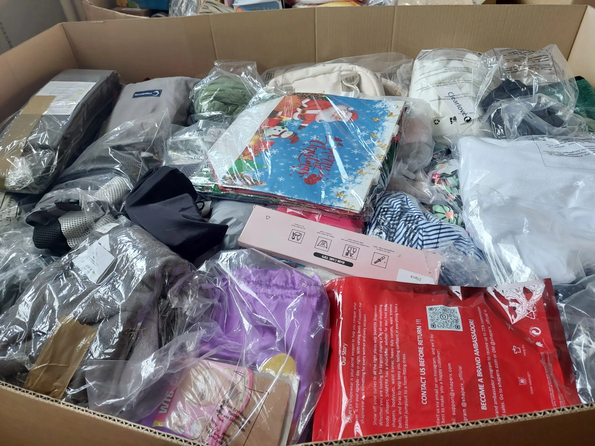 Mix Pallets of Clothes and Textile thumbnail