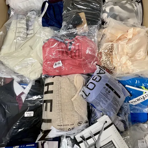 Mix clothing from Amazon and Shein: Jeans, T-shirts, Hoodies, Jumpers..